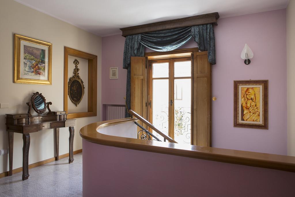 Bed and Breakfast Vibo In Centro Vibo Valentia Habitación foto